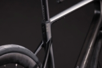 Silniční kolo Cube ATTAIN C:62 RACE carbon´n´coalchrome 2027