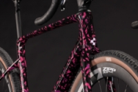 Gravel kolo Cube NUROAD C:62 SLX pinkaction´n´black 2027