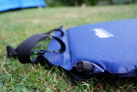 matrace samonafukovací Kubisport 2,5cm s podhlavníkem modrá