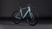 Silniční kolo Cube ATTAIN C:62 RACE skylightblue´n´cyan 2026