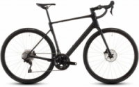 Silniční kolo Cube ATTAIN C:62 RACE blackline 2026