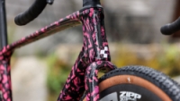 Gravel kolo Cube NUROAD C:62 SLX pinkaction´n´black 2027