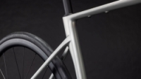 Silniční kolo Cube ATTAIN C:62 SLX sleekgrey´n´prism 2026
