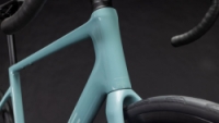 Silniční kolo Cube ATTAIN C:62 RACE skylightblue´n´cyan 2026