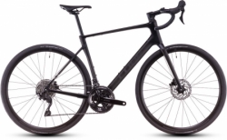 Silniční kolo CUBE ATTAIN C:62 RACE blackline 2025